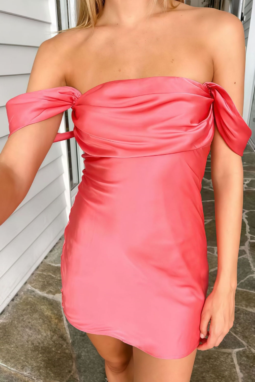 Yellow Off-the-shoulder Stacked Collar Fitted Homecoming Dress