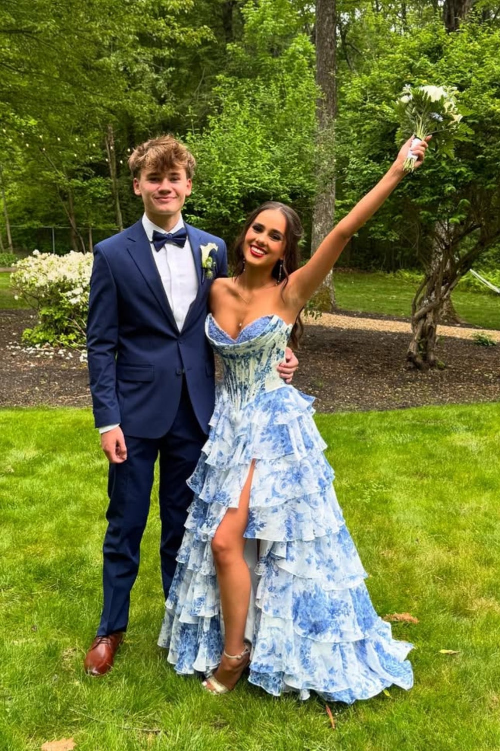 Lace Appliques Sweetheart A-line Ruffle Prom Dress in Blue Floral