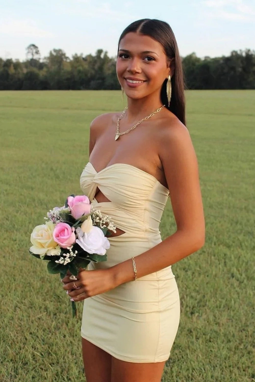 Keyhole Sweetheart Fitted Homecoming Dress in Yellow
