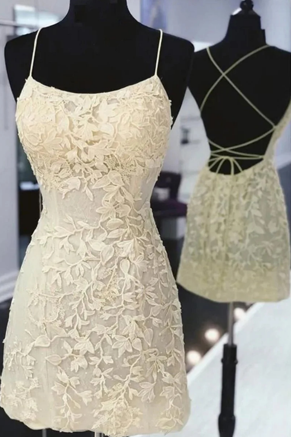 Lace Appliques Spaghetti Straps Lace-up Homecoming Dress in Lavender